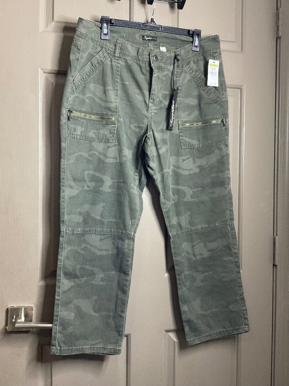 NWT Supplies by UNIONBAY Camo Cargo Pants Women’s Size 14